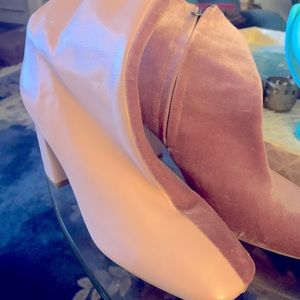 Jaggar pink leather and suede booties size 39